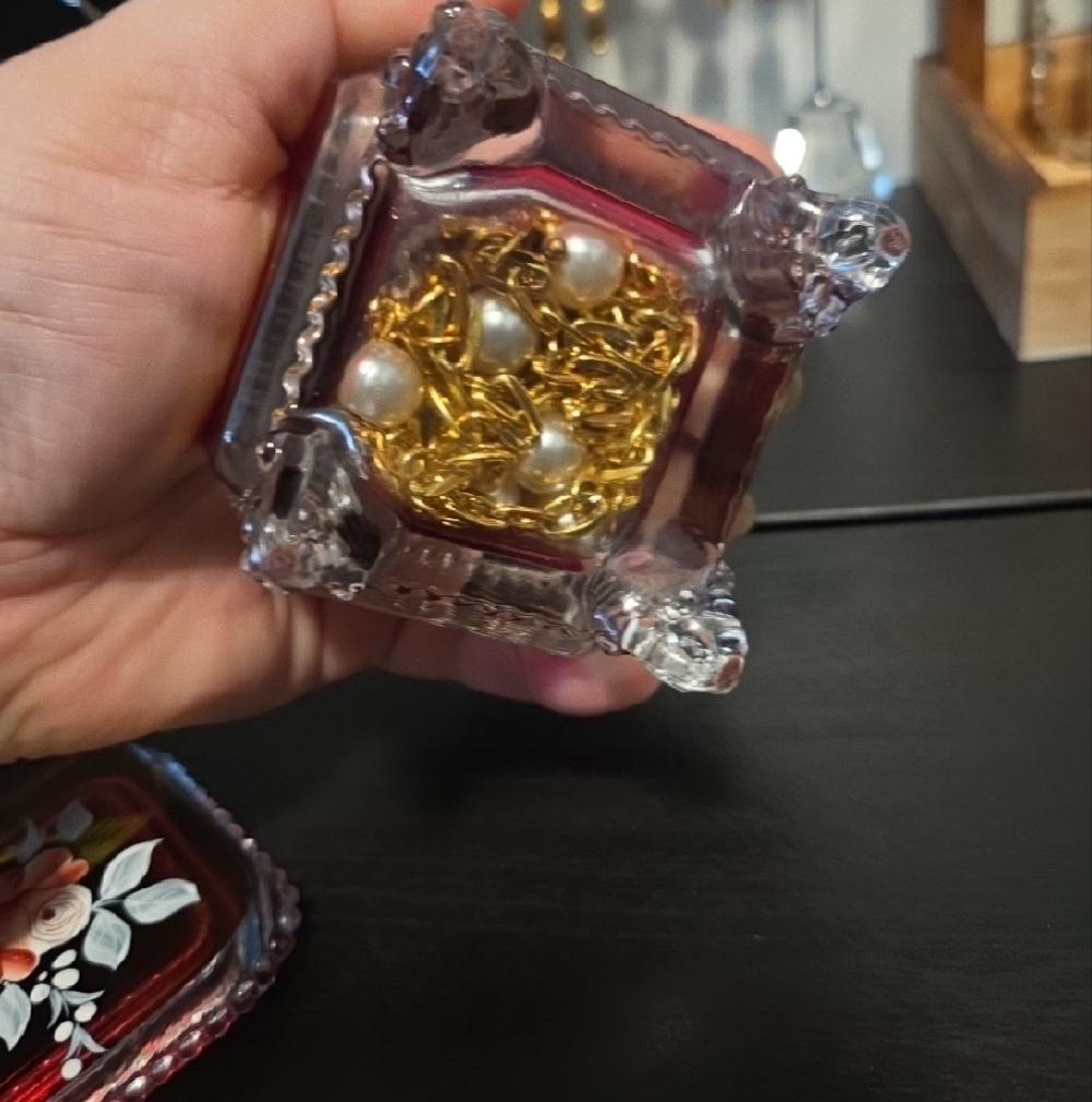 Westmoreland Glass Trinket Box Filled With Jewelry (Handpainted) [1976] - Picture 6 of 9